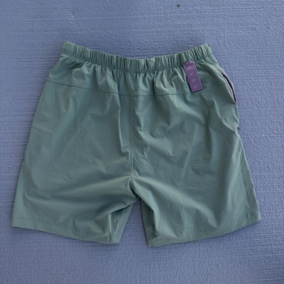 Fabletics Short - Picture 2 of 2